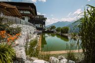 BergBaur – Das Crazy Farming Hotel